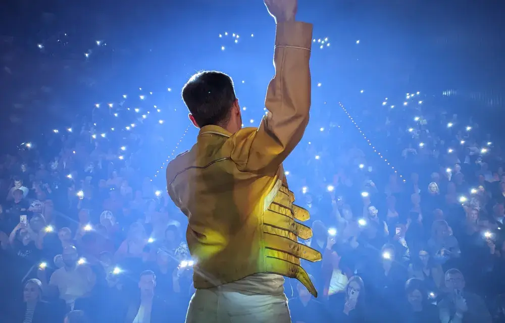 Ile trwa koncert Queen Symfonicznie? Poznaj szczegóły występu!