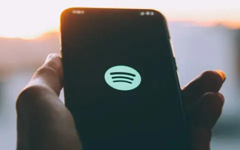 Spotify Premium ile urządzeń – poznaj ograniczenia i zasady użytkowania