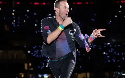 Ile kosztuje bilet na koncert Coldplay? Ceny, typy i ukryte opłaty