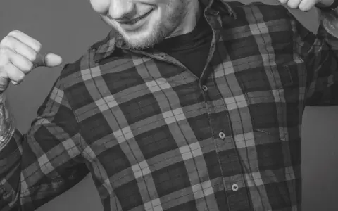 Z jakiego kraju pochodzi Ed Sheeran? Odkryj jego niezwykłe korzenie