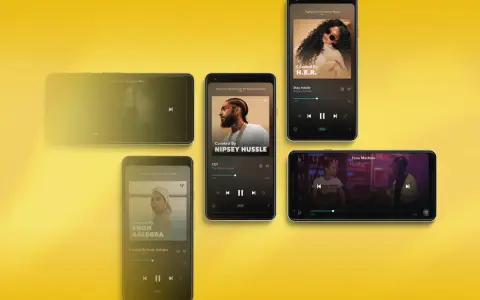 Pięć smartfonów z interfejsem aplikacji muzycznej Tidal na żółtym tle.