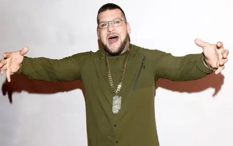 Ile kosztuje koncert Popka? Sprawdź aktualne ceny i czynniki wpływające na koszty