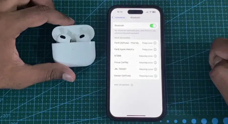 Jak podłączyć AirPods do różnych urządzeń - proste kroki i porady