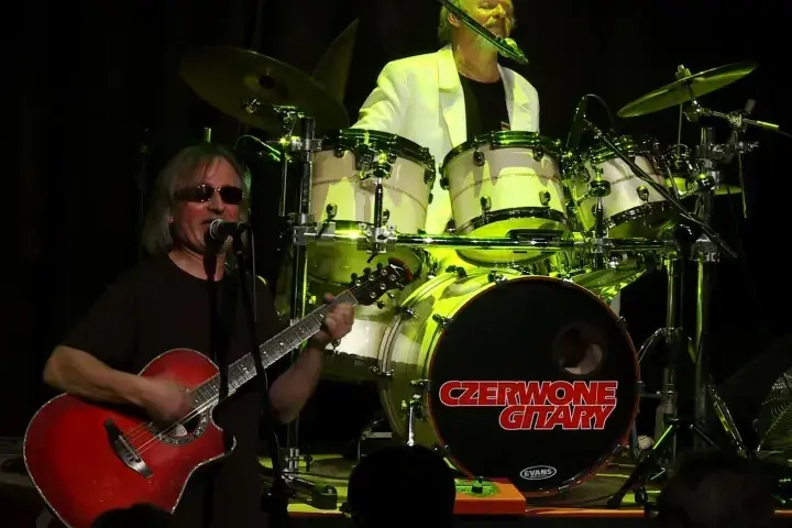 Ile trwa koncert czerwonych gitar? Dowiedz się, co warto wiedzieć