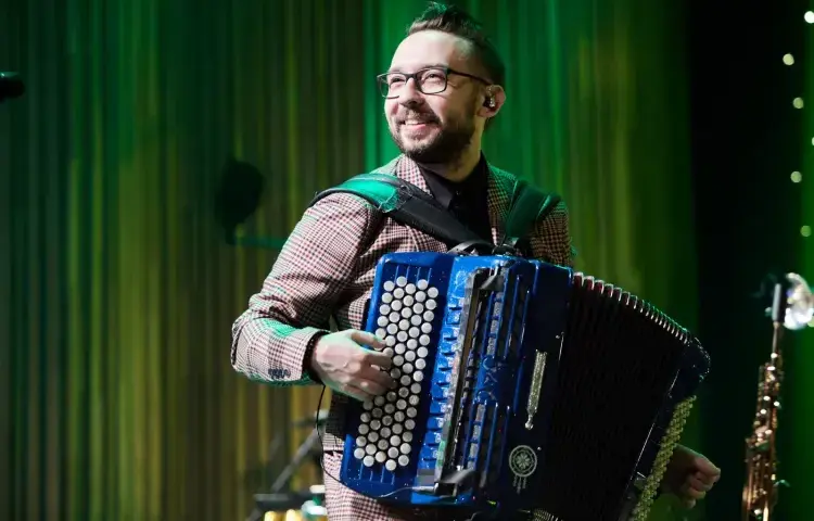 Ile kosztuje koncert Enej? Sprawdź, co wpływa na cenę występu