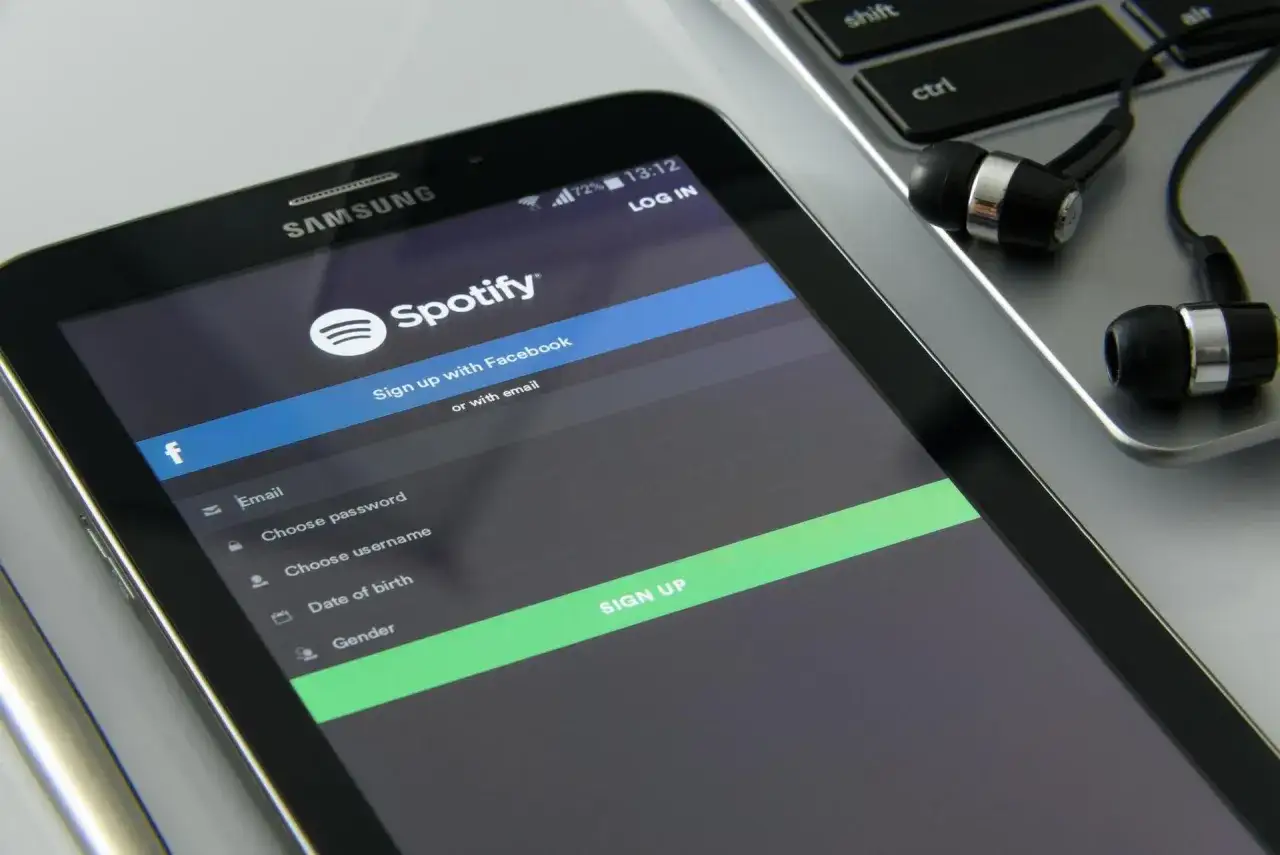Zdjęcie Spotify w Polsce od kiedy? Zaskakująca historia i wpływ na rynek muzyczny