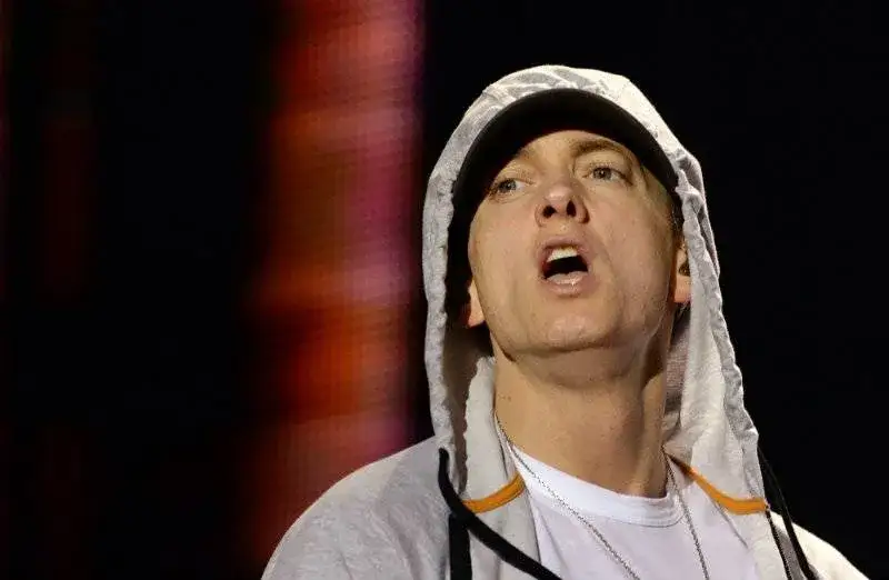 Zdjęcie Eminem kiedy zmarł? Prawda o plotkach i jego życiu dziś